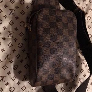 Louis Vuitton Pochette excellent condition